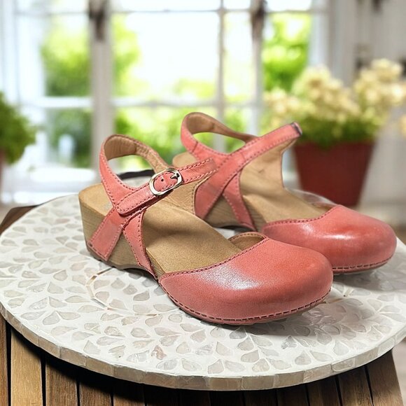 Dansko Tiffani Supportive Coral Leather Wedge Mary Jane Sandal EU 39 Comfortable - Picture 1 of 13